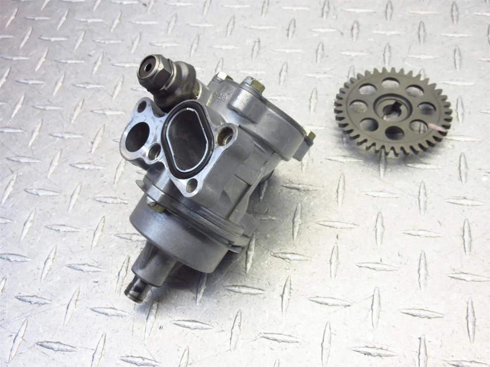 Suzuki Katana 600 GSX600F 1995 88-97 motor bomba de aceite engranaje de refrigeración OEM Foto 3 de 4