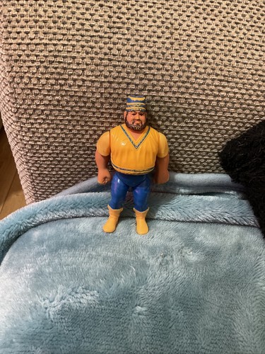 Hasbro 1990 WWF/WWE Series 1 Akeem wrestling figur...