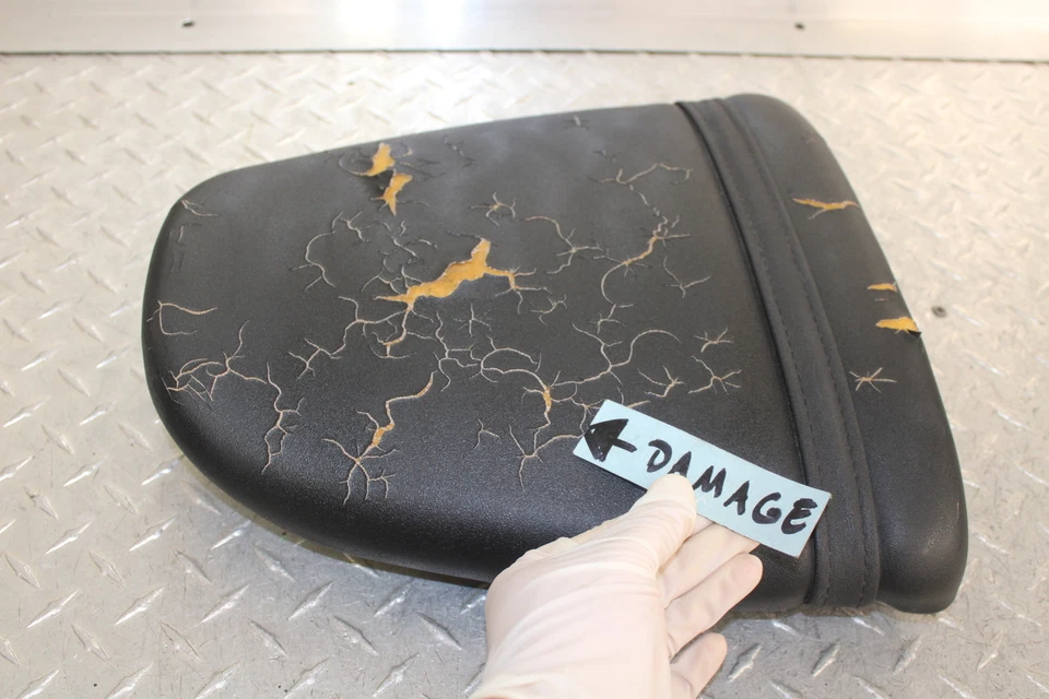 Suzuki GSXR750 1998 asiento trasero pasajero tándem 45300-33E20-R42 Foto 2 de 4