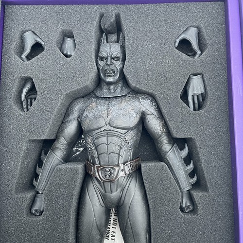 Hot Toys Batman Begins Demon Batman & Scarecrow 1/6 Figure Movie Masterpiece - Picture 11 of 12