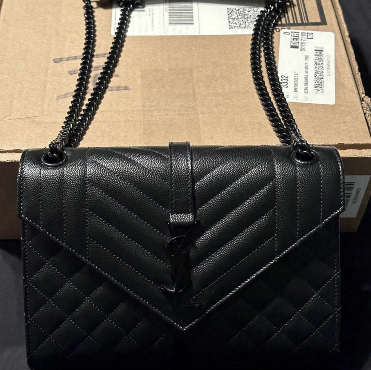 Borsa a tracolla Yves Saint Laurent media monogramma in pelle trapuntata