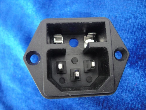 Soquete chassi caixa de alimentação CA 120v -240v universal IEC320 C14 com proteção fundida