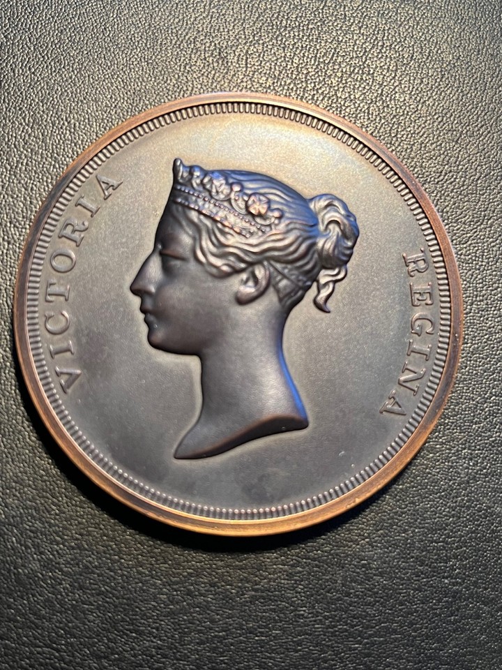United Kingdom , Medal, Victoria Regina, Bronze Medal 55mm 75.3 Grams
