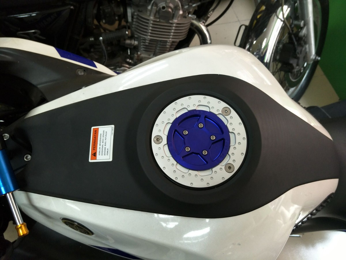 Keyless Fuel Gas Tank Cap Cover For KAWASAKI Z125 Z750R Z1000R