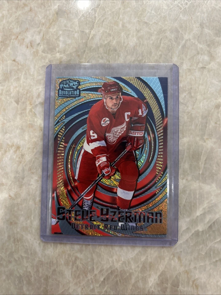 Steve Yzerman Ice Blue SSP Red Wings 1997-98 Revolution #52 leyenda rara Foto 3 de 4