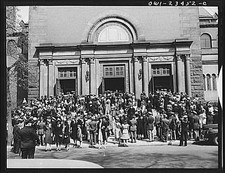Photo:Washington DC 1930s Church on Connecticut Avenue Easter Sunday Crowd