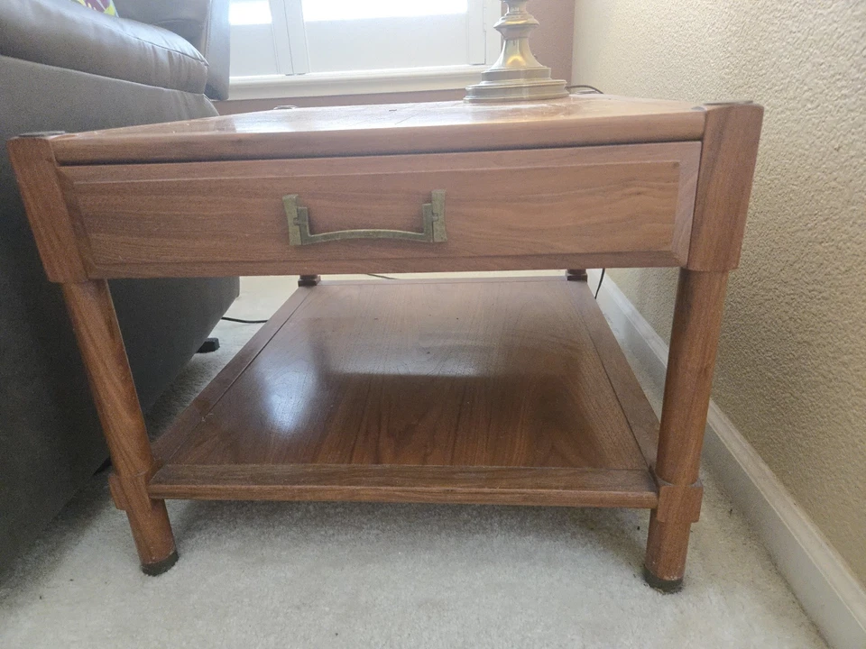 MESA AUXILIAR Heritage Circa 1960 con estante y cajón - dueño original Foto 2 de 3
