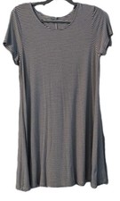 Old Navy Women's Swing Dress Size Medium Short Sleeve Knit Black White Stripe