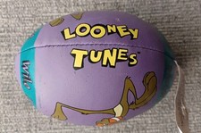 Vintage 1996 Looney Tunes Wile E. Coyote Soft Rugby Ball Warner Bros Sammlerstück
