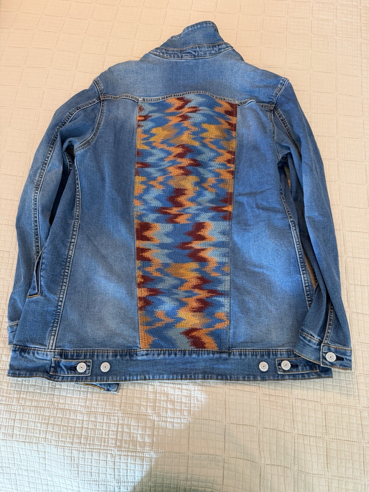 lularoe Blue Denim Jacket Patterned Back Panel Po… - image 2
