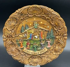 Austria Carved Wood Look 3D Hand Painted Wall Hanging Christmas Plate Decor