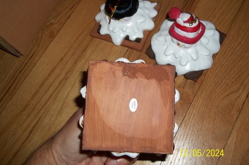 Vintage Christmas Tree Ornaments Set of 3 Smores Wood & Ceramic New - Picture 3 of 4