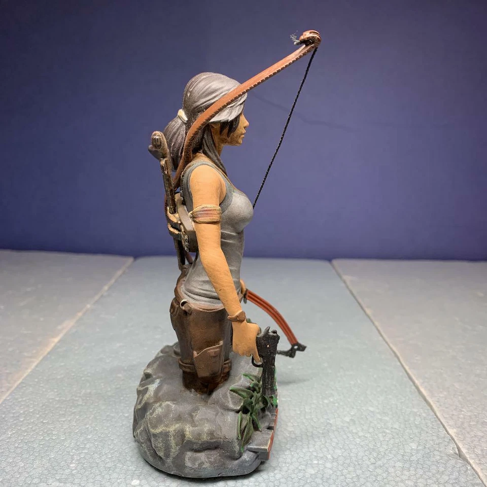 Juego Forjado Tomb Raider Lara Croft Busto de 5 pulgadas Estatua Figura 13 cm Difícil de encontrar Foto 3 de 4