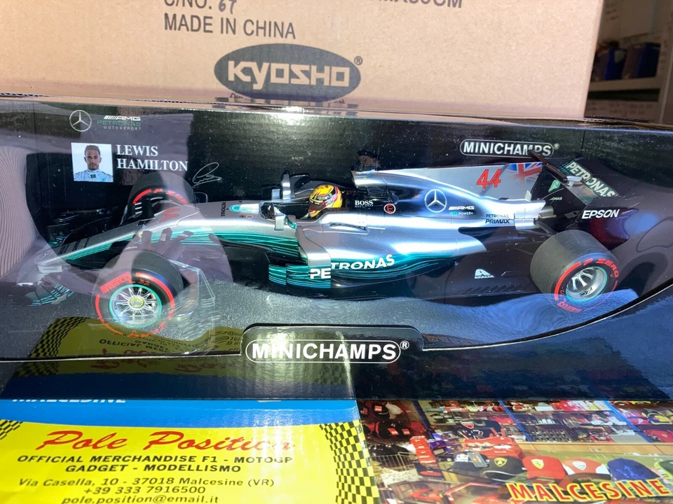110171844 MINICHAMPS 1:18 MERCEDES PETRONAS HAMILTON MEXICAN GP 2017 LIM. 1104 - Immagine 2 di 4