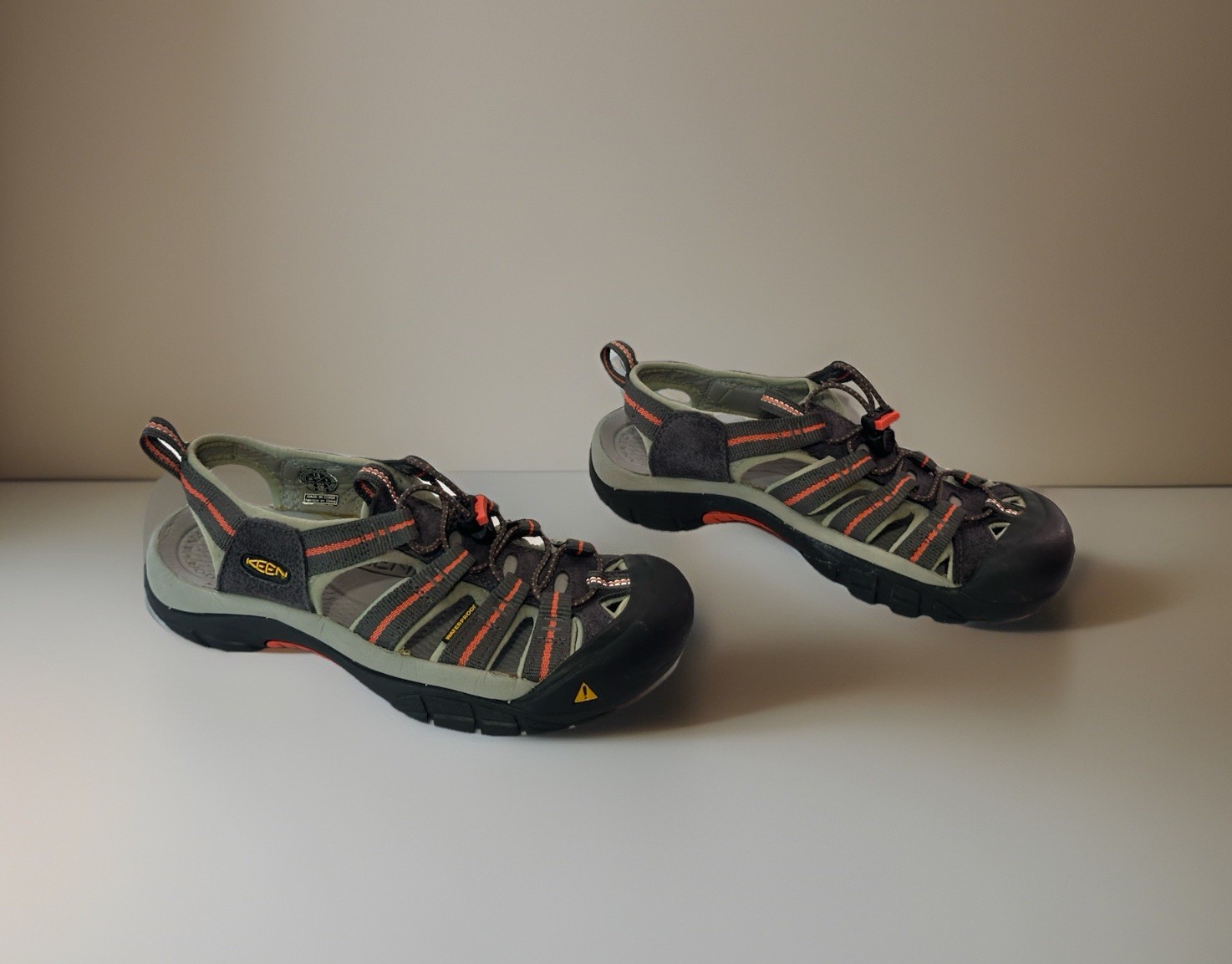 Sandali impermeabili Keen Newport H2 da donna taglia 7 5 scarpe da trekking trail lavabili