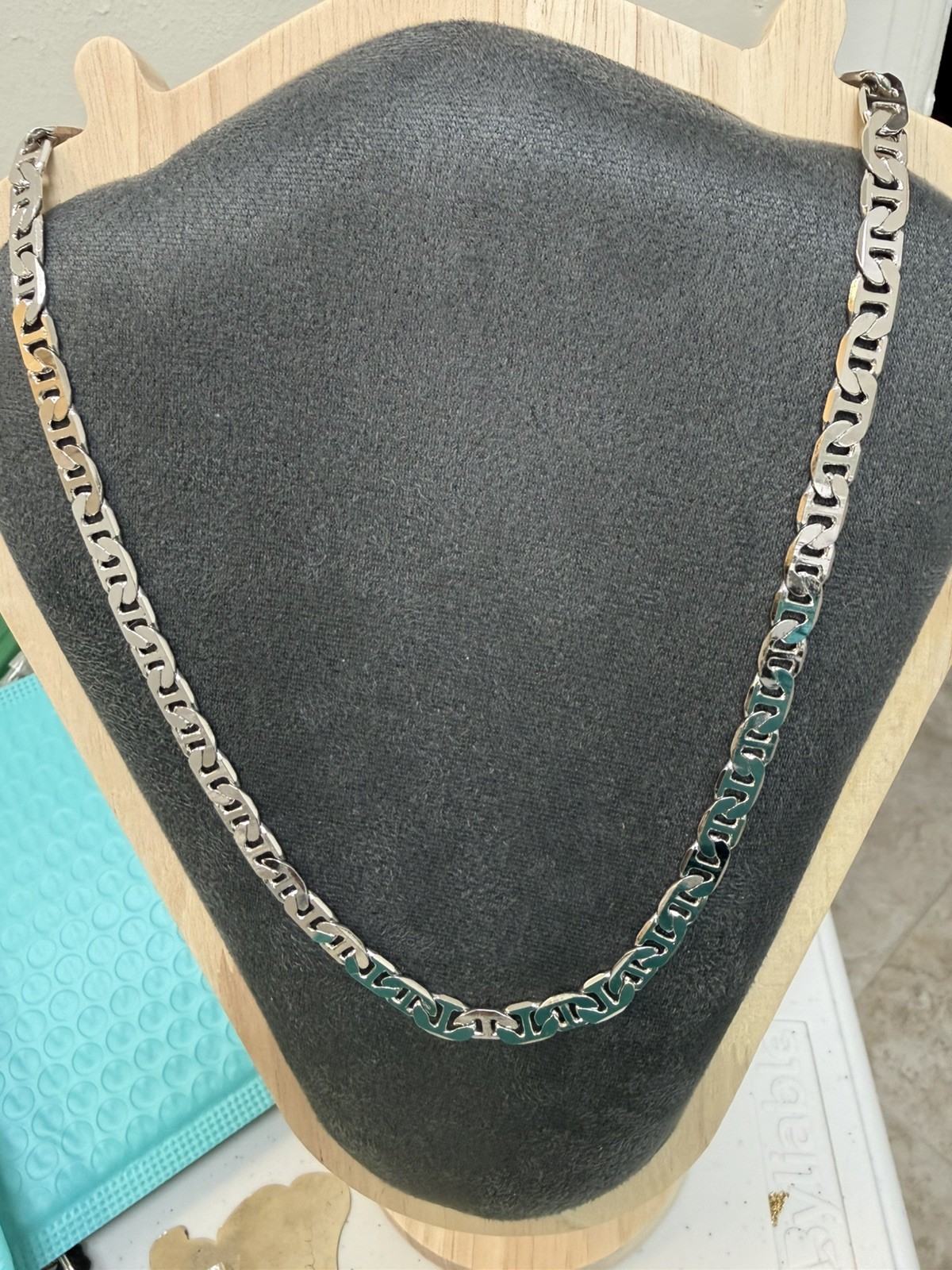 22 Inch Mariner Link Necklace 14 K White Gold Plated