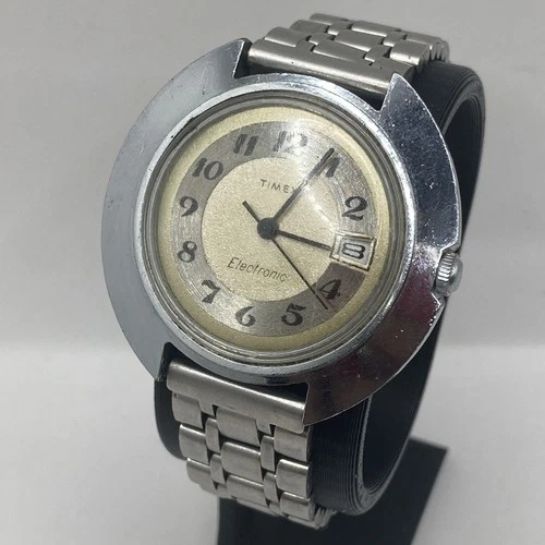 Vintage 1970s Timex Electronic Spaceship Metal Stretch Band UFO Watch