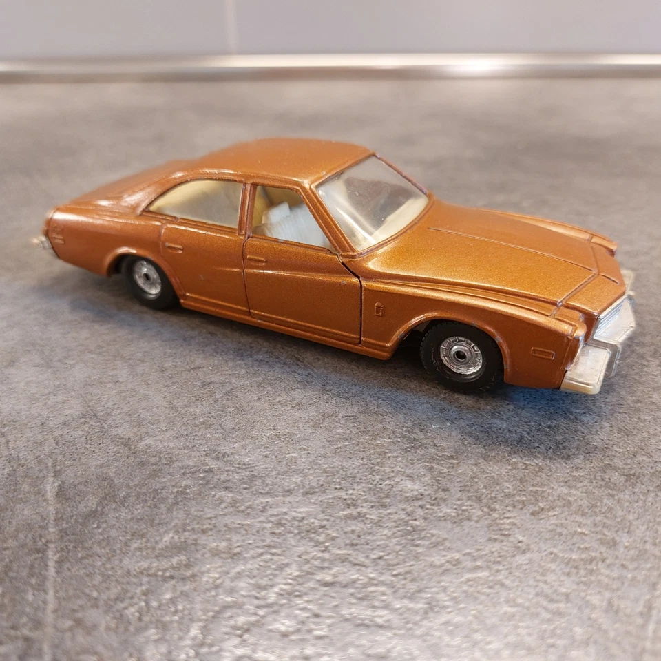 CORGI TOYS 290 BUICK REGAL TENENTE KOJAC scala 1:36 Made in Great Britain 1976 - Immagine 2 di 4