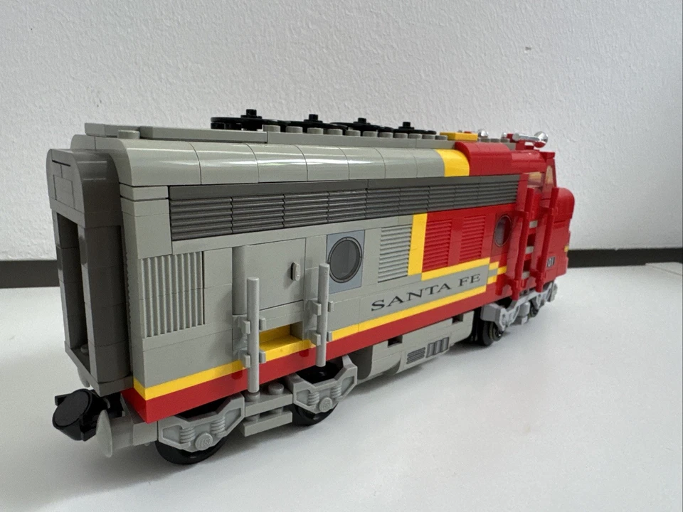 LEGO Trains: Santa Fe Super Chief (10020) - Bild 4 von 4