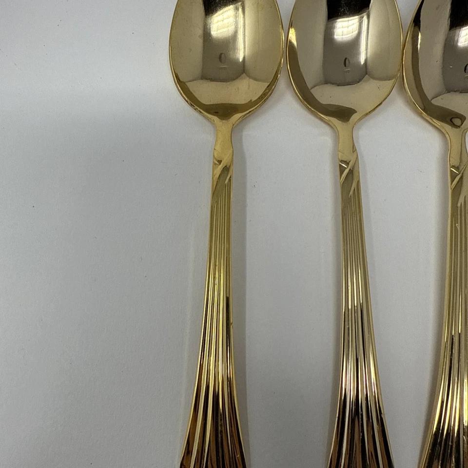 Juego de 4 cucharas de té Farberware Chambord chapadas en oro hechas en Corea Foto 2 de 4