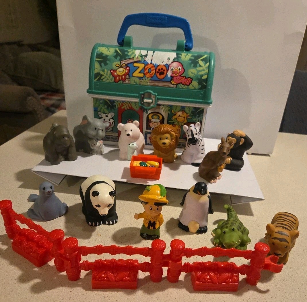 Fisher Price Little People on the Go Zoo Lunch Box Carrying Case w