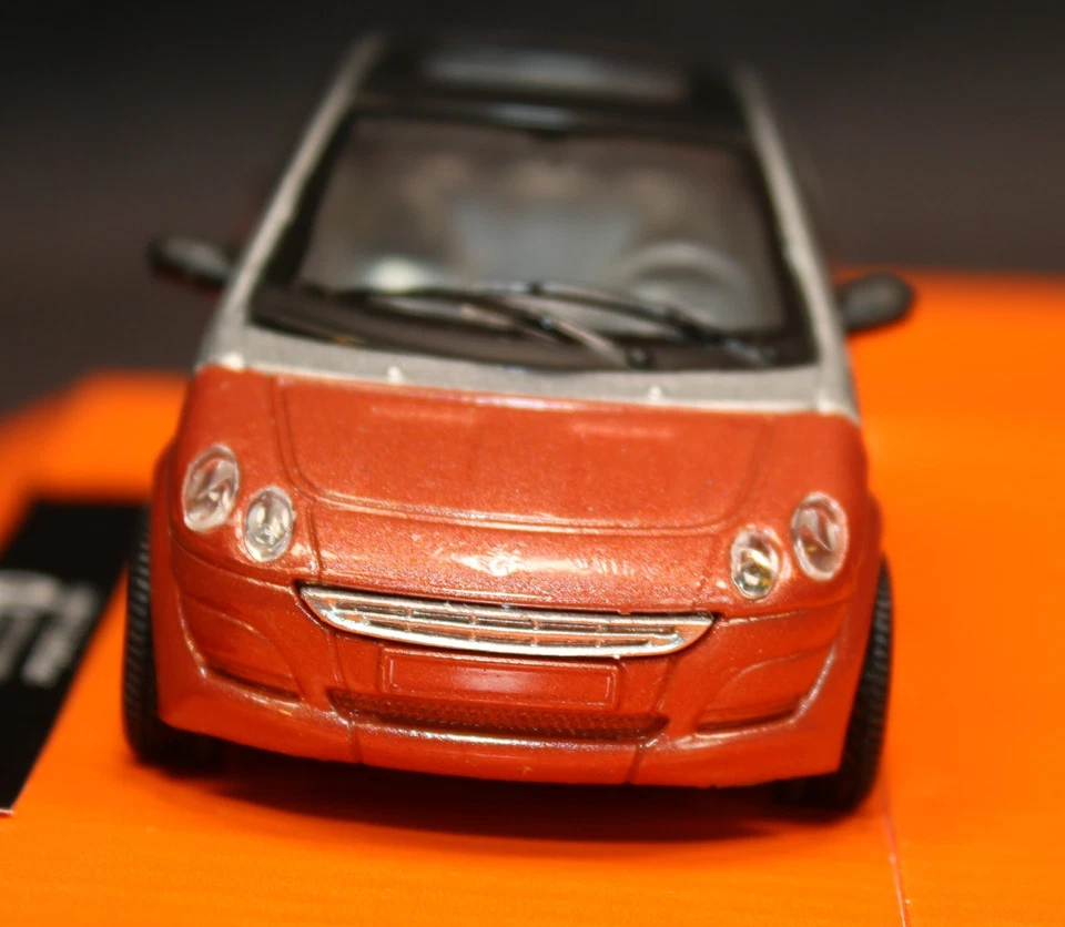 Smart forfour 1:43 Car Diecast Smart gmbh New-Ray - Image 4 of 4