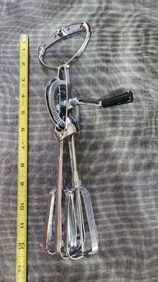 VINTAGE FLINT STAINLESS STEEL USA   SMOOTH HAND HELD MIXER / EGG BEATER