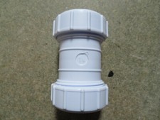 32mm (1 1/4") Compression waste pipe fitting. 