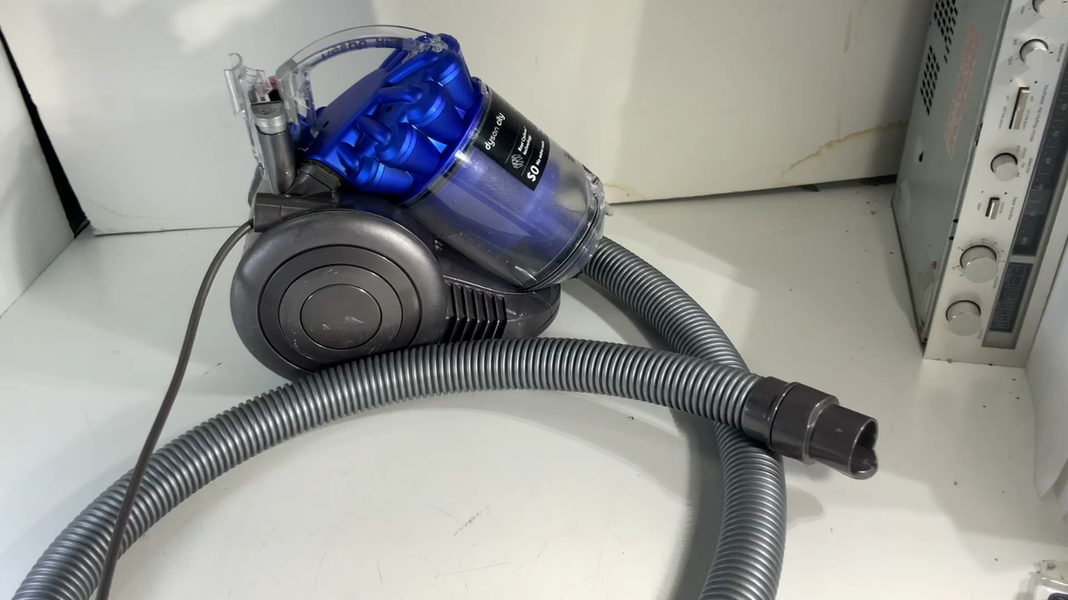 DYSON DC26 CITY MULTI FLOOR MINI CANISTER VACUUM W/ ATTACHMENT