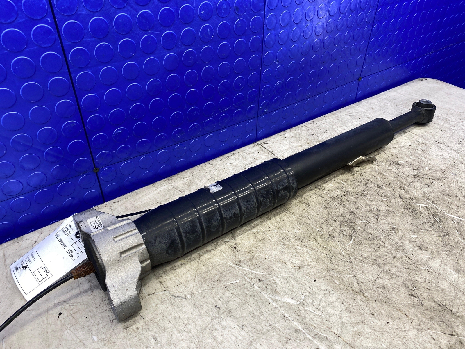 2017-2022 MASERATI LEVANTE OEM REAR RIGHT ACTIVE SUSPENSION SHOCK ABSORBER