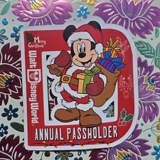 Disney passholder Magnet  2024  Mickey Christmas 