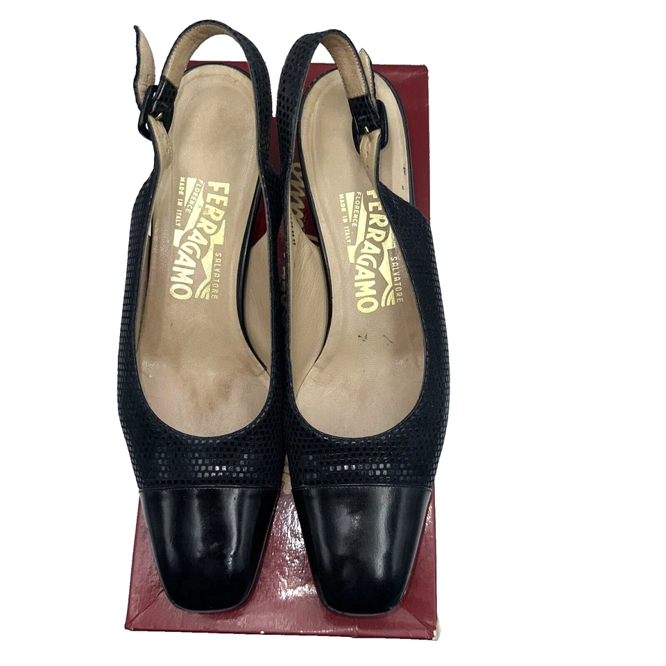 Zapatos de salón vintage Salvatore Ferragamo para mujer 9AA guijarro azul marino negro correa bague Foto 2 de 4