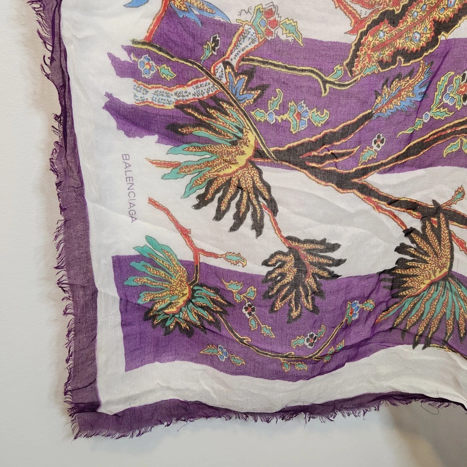 Bufanda Balenciaga 100% Modal Estampado Floral Multicolor Cuadrado Borde Crudo Foto 4 de 4