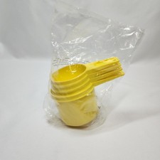 Vintage 70s Tupperware Nesting Measuring Cups NEW 4 Pc Harvest Yellow