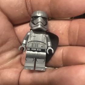 New Lego Captain Phasma 75103 Star Wars Minifigure (Rounded Mouth Pattern)