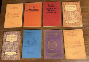 WATCHTOWER SET OF 8 STUDY QUESTION BOOKLETS FOR PUBLICATIONS BY W.T.B.&T.S.