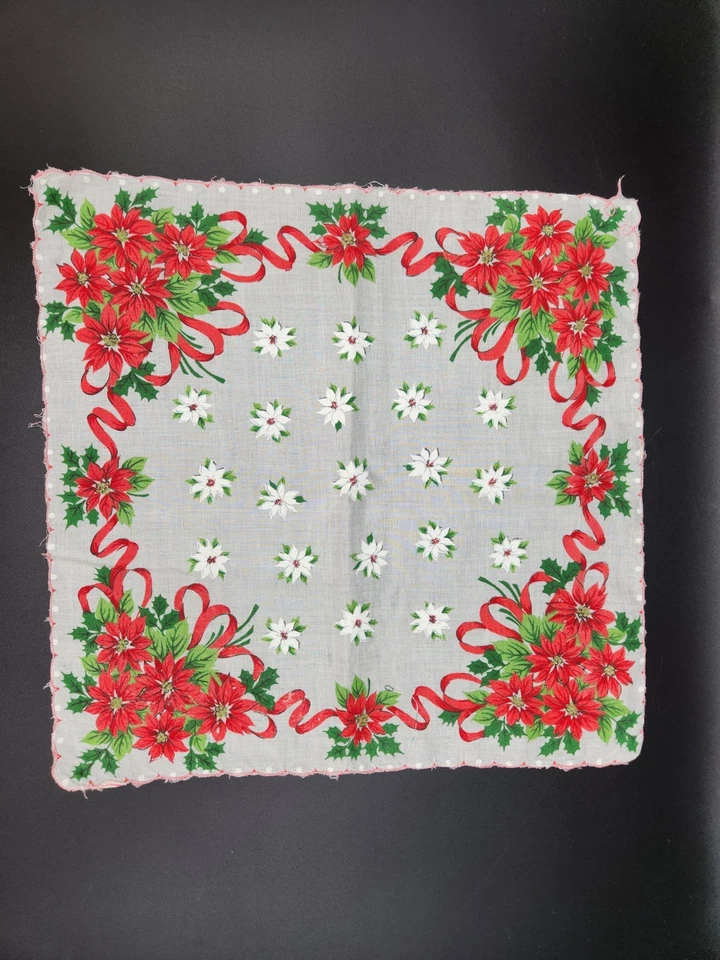 Lot of 2 Vintage Christmas Handkerchiefs Poinsettia Scalloped Edge Red & Green - Image 4 of 4