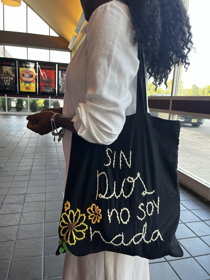 Bolsa de Lona Bordado (sin Dios No Soy Nada) - Image 2 of 2