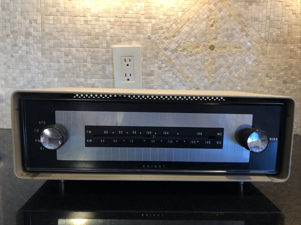 Knight 1958 AM/FM  83YX787 Mallard Tube Tuner Perfect Working Condition - Image 2 of 4