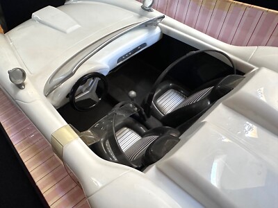 MGA BRATZ World White Convertible Cruiser Maserati Roadster - 17