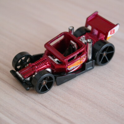 2016 BONE SPEEDER HOT WHEELS DRUCKGUSS AUTO SPIELZEUG 
