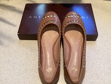 NEW W/BOX 118. Women s Antonio Melani Studded Dressy Leather Flats Size 6.5 Tan