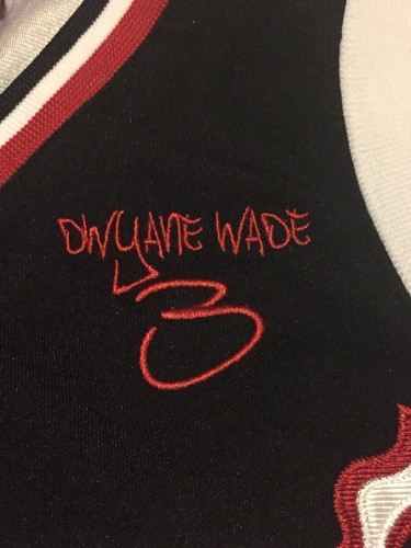 Majestic NBA Miami Heat Dwyane Wade Jersey Youth 10-12 Photo Signature 83604 - Picture 3 of 7