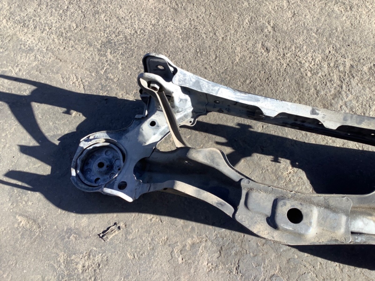 95-98 Honda Odyssey Rear Sub-Frame Suspension Cross Beam 50300-SX0