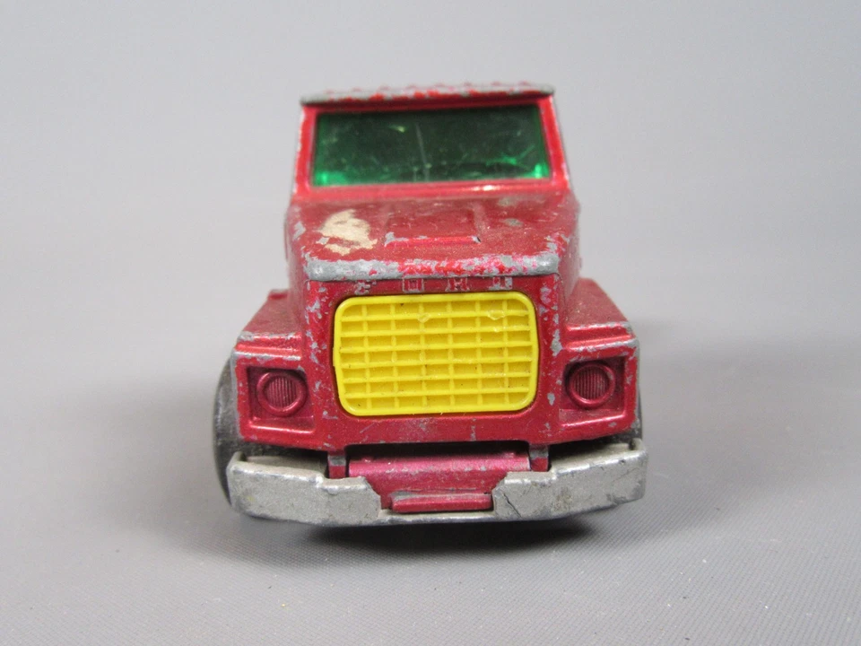 D746 Vintage 1973 Matchbox K-18 UK Ford Lts Series Tractor Red Superkings - Image 2 of 4