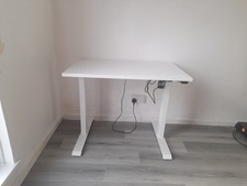 Electric Height Adjustable Desk – Study Tech DSA – (4 Months Old)