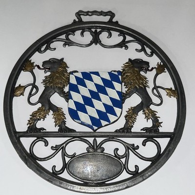 Wilhelm Schweizer German Pewter Zinnfiguren - OKTOBERFEST Bavarian Crest Country