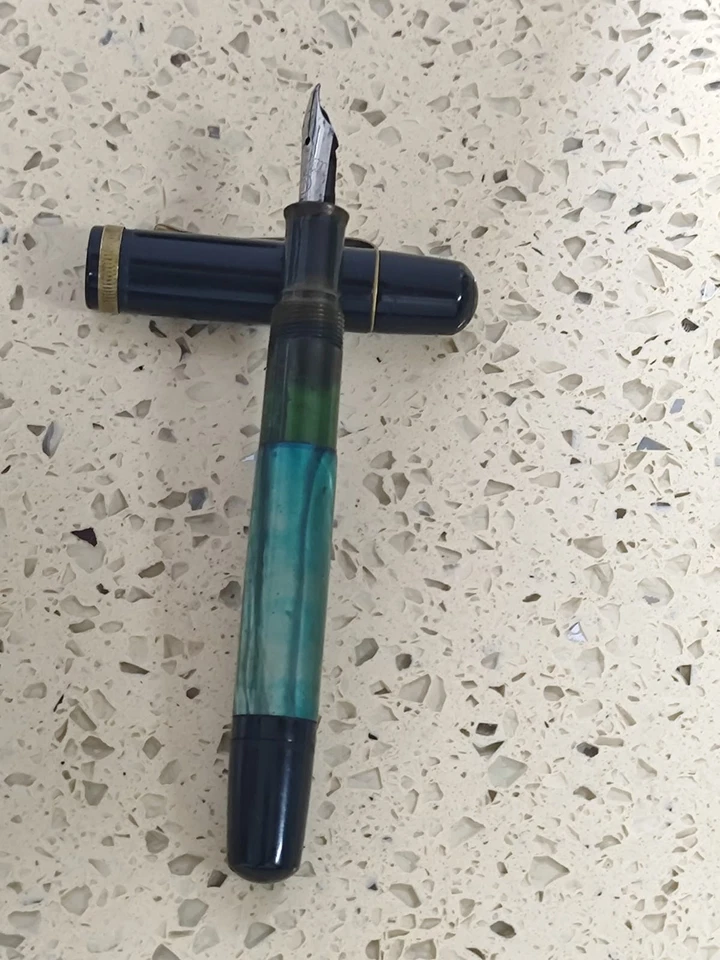 Pluma Estilográfica Pelikan PATENT 100 CN Nip Verde/Negro Años 40 para Piezas Foto 2 de 4