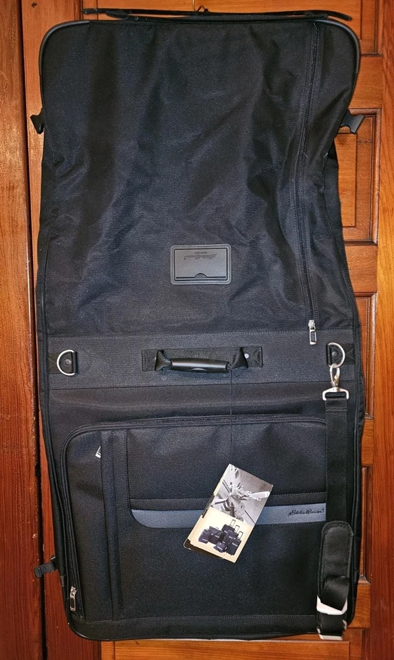 NUEVO CON ETIQUETAS Eddie Bauer Doble Plegable Colgante Armario Bolsa de Ropa Negro Rávena Foto 2 de 4