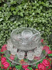 Vintage L.E. Smith Punch Bowl Set w/Platter, Laddle & 12 Cups Pinwheel Pattern